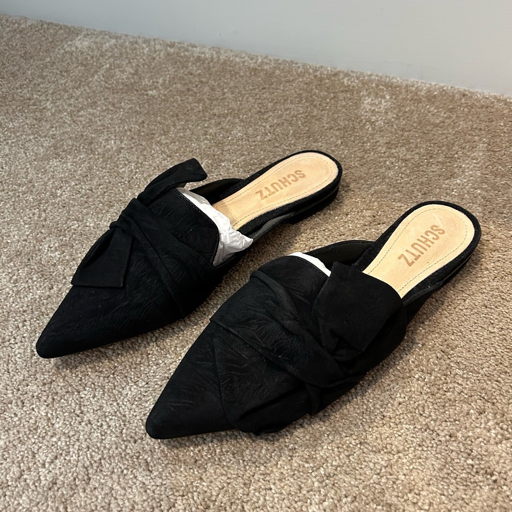 SCHUTZ Black Pointed Mules with Bow Detail size 6.5
